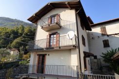 Ossuccio House set on three levels with balcony and lake view