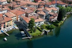 Villa Mandello del Lario quiet and central position
