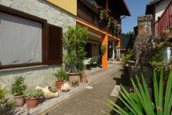 Independent Villa Gera Lario with garden