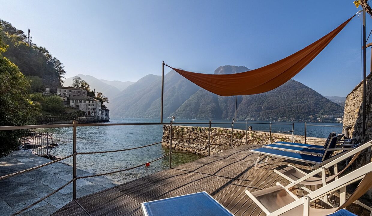Lezzeno Exclusive Lakefront Property with Boathouse