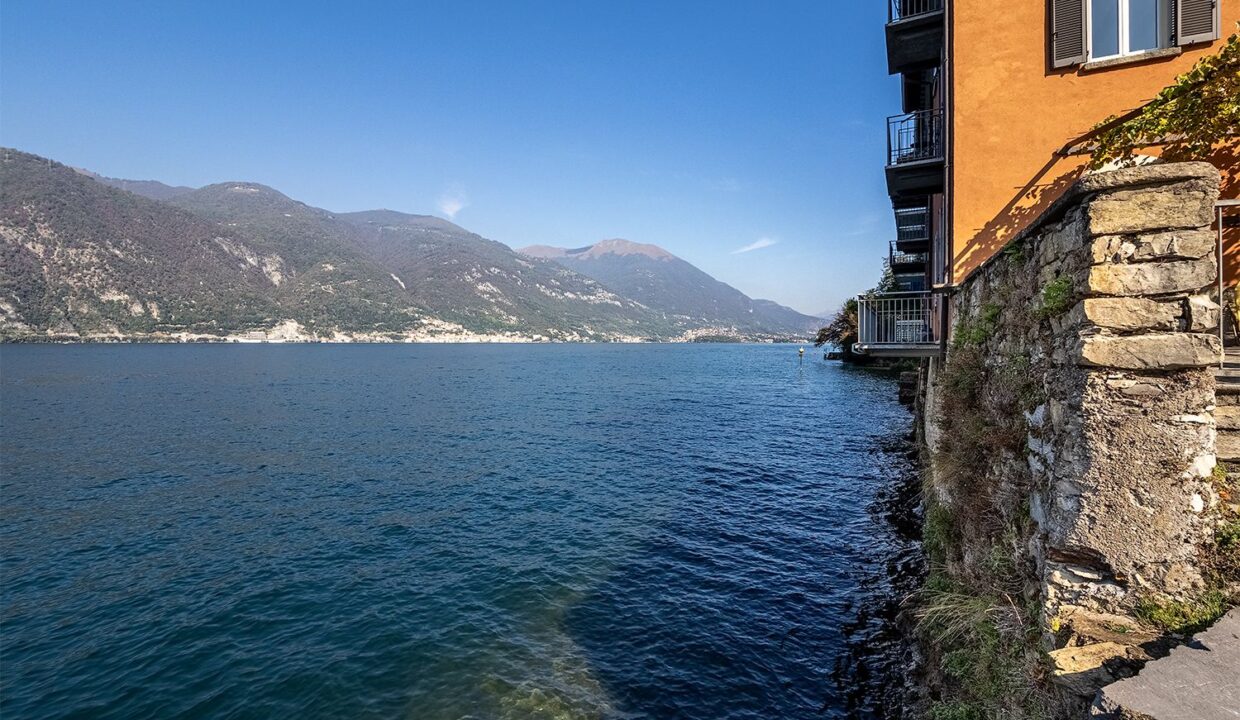 Lezzeno Exclusive Lakefront Property with Boathouse