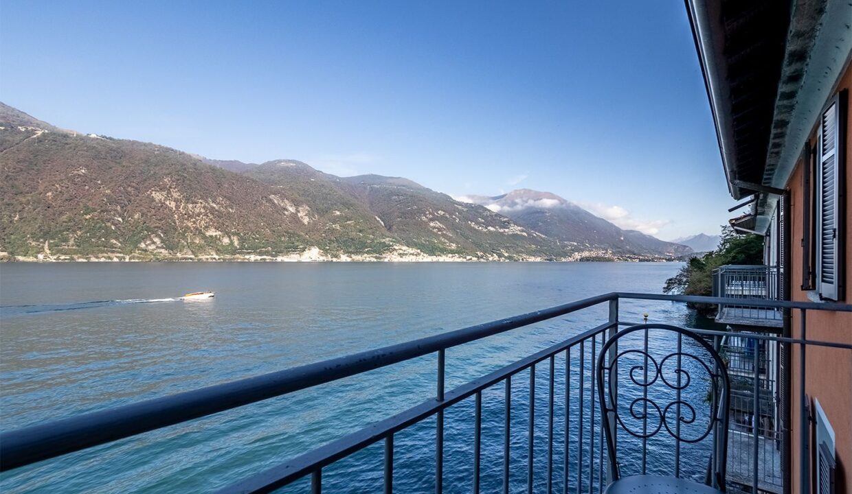 Lezzeno Exclusive Lakefront Property with Boathouse