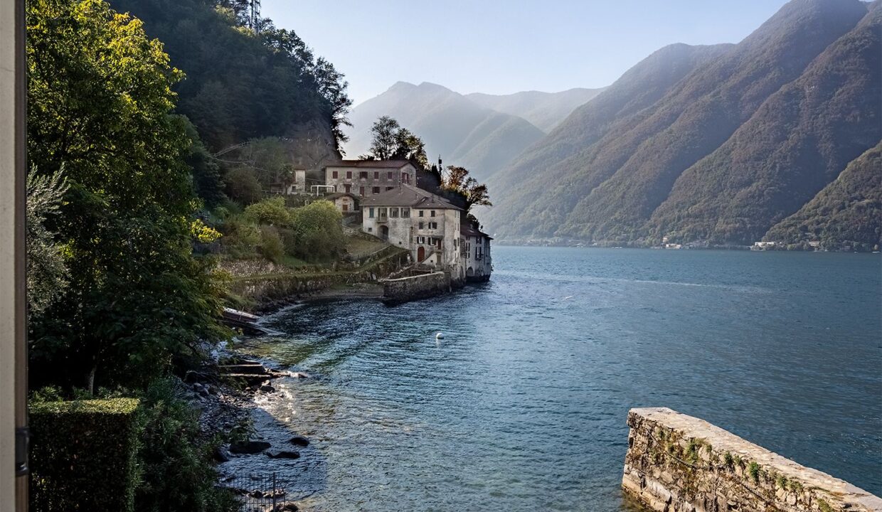 Lezzeno Exclusive Lakefront Property with Boathouse