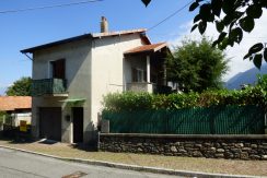 House Cremia with lake view and garden