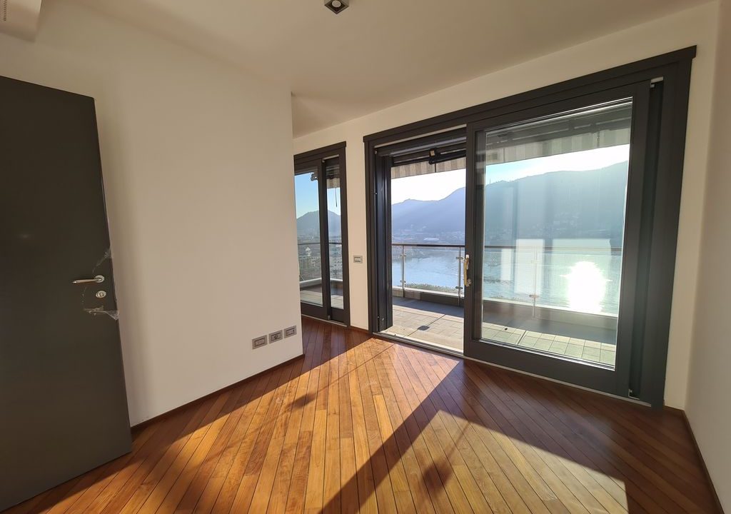 Como City Modern Apartment with Lake View