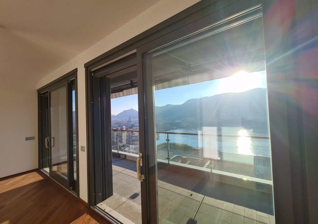 Como City Modern Apartment with Lake View