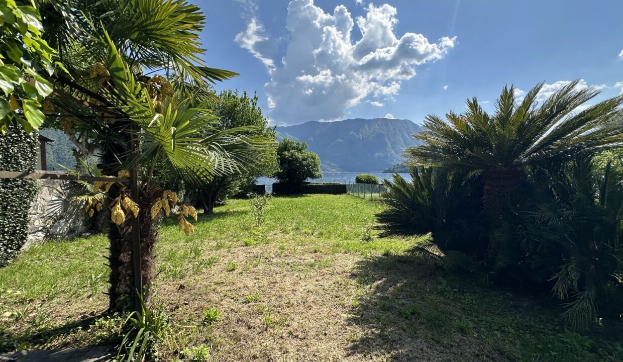 Apartment Front Lake Como with Garden Tremezzina
