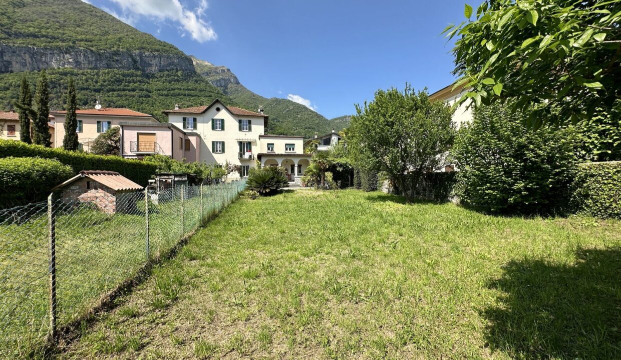 Apartment Front Lake Como with Garden Tremezzina