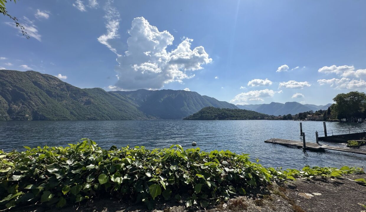 Apartment Front Lake Como with Garden Tremezzina