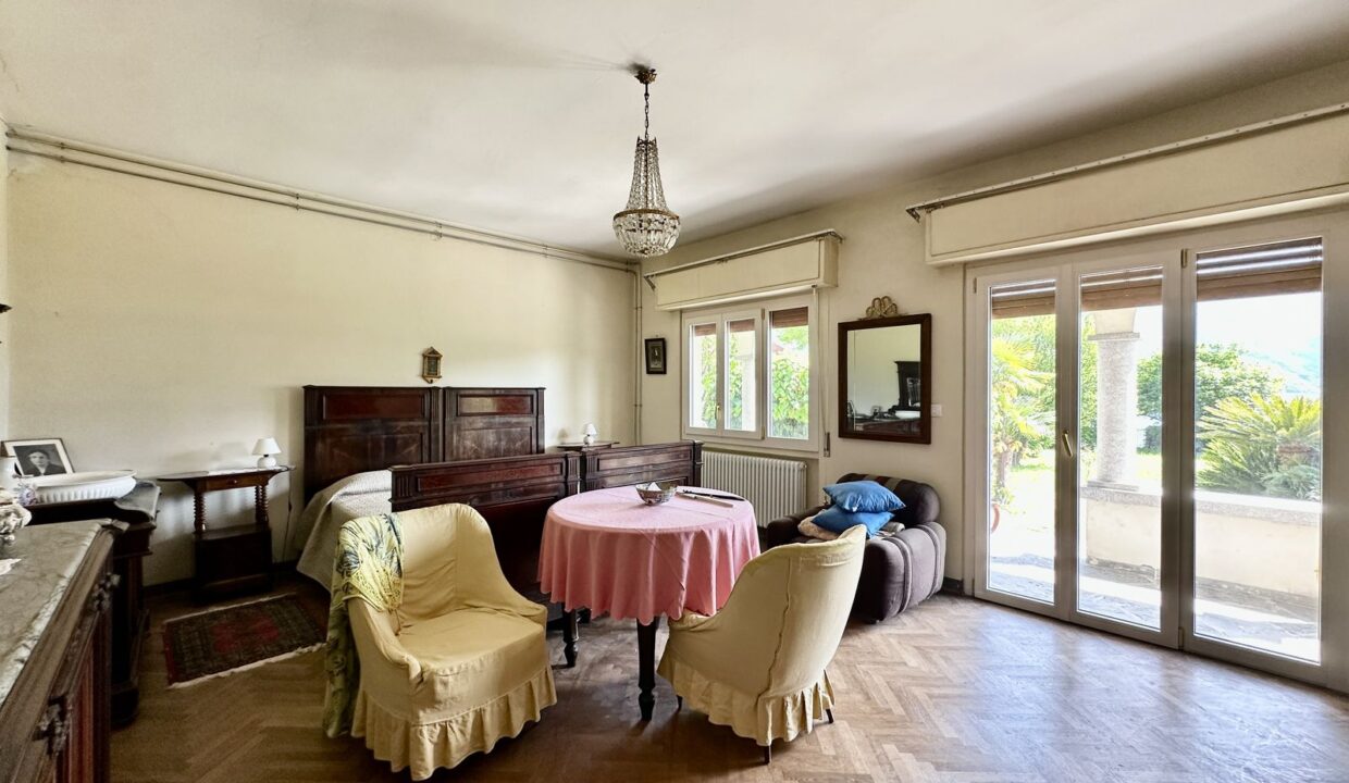 Apartment Front Lake Como with Garden Tremezzina
