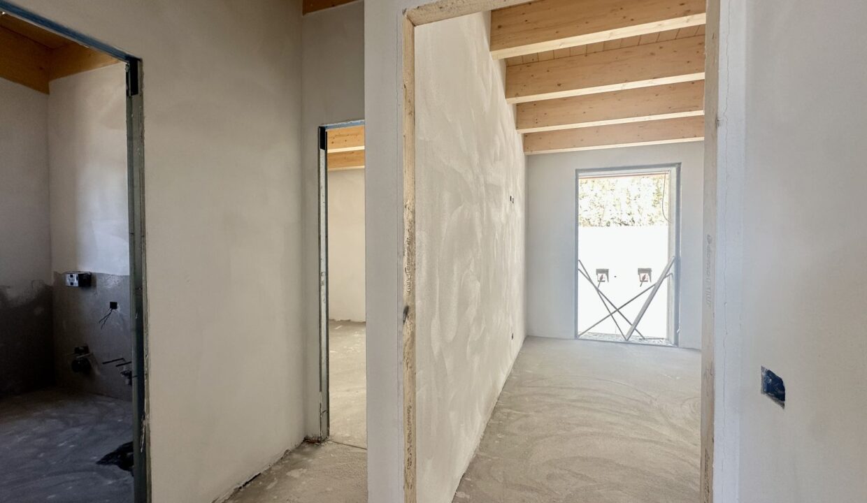 Lake Como Vercana Modern Apartments with Pool