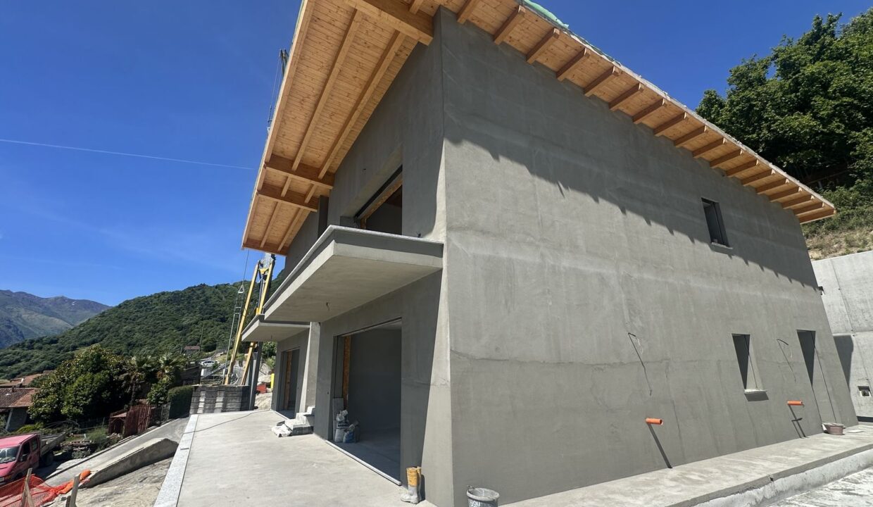 Lake Como Vercana Modern Apartments with Pool