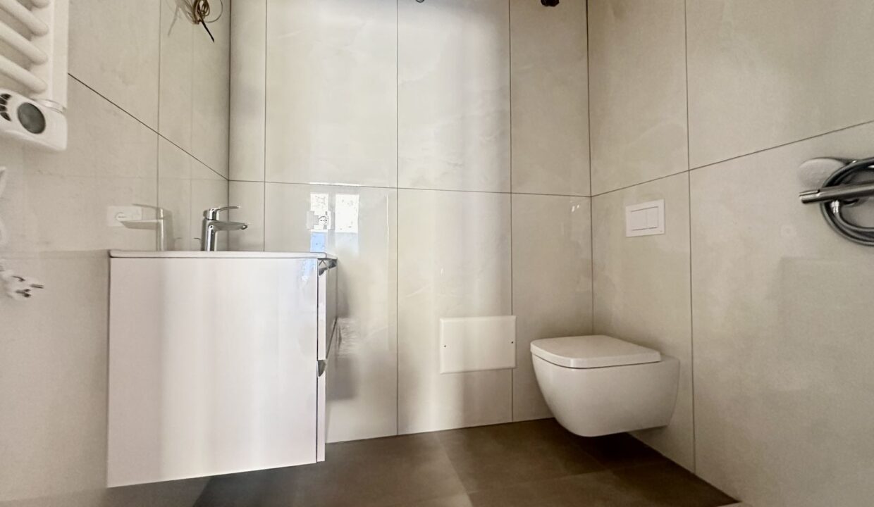 Lake Como Vercana Modern Apartments with Pool