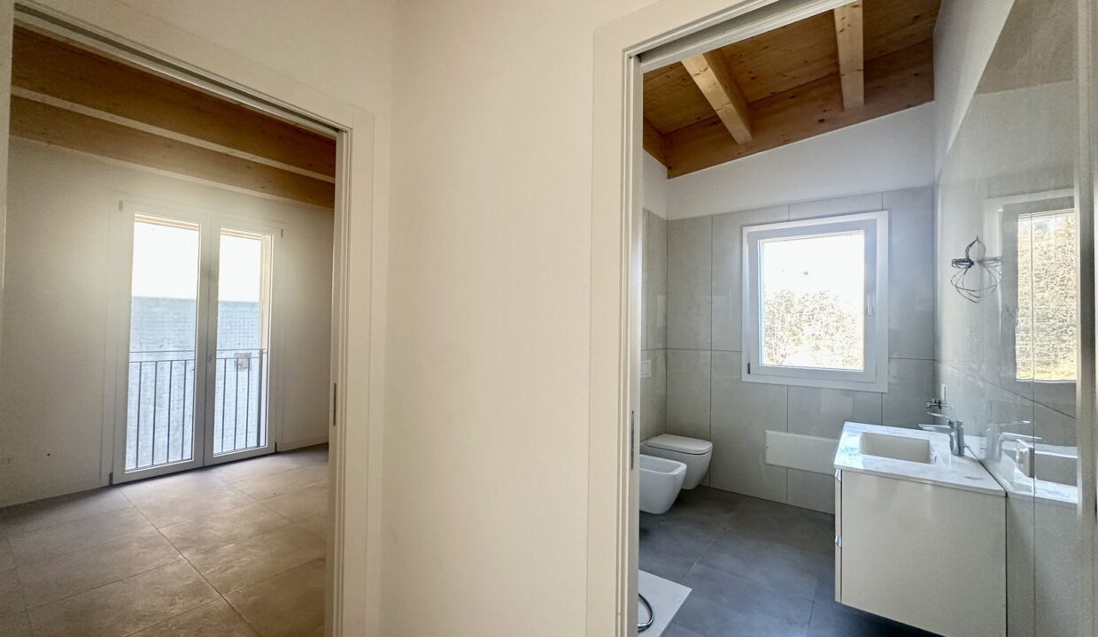 Lake Como Vercana Modern Apartments with Pool