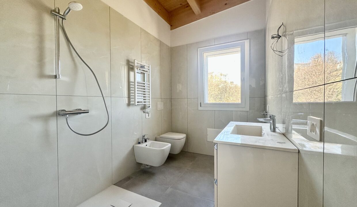 Lake Como Vercana Modern Apartments with Pool
