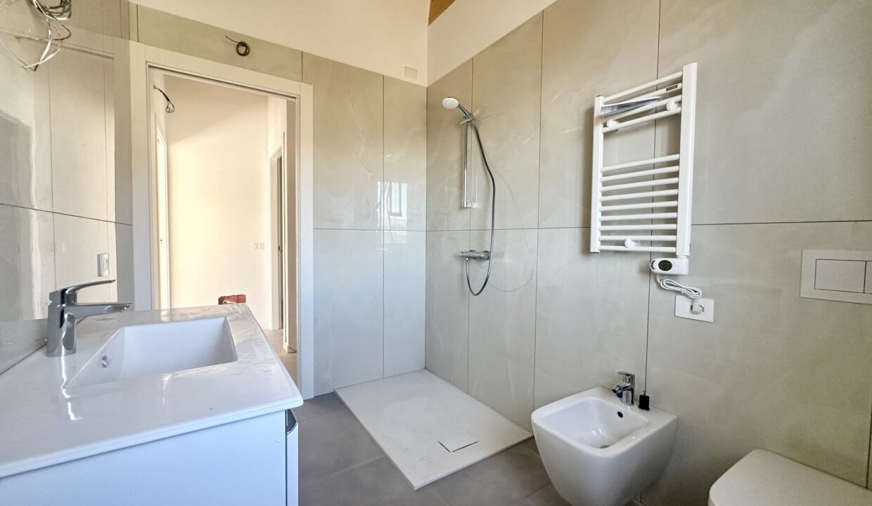 Lake Como Vercana Modern Apartments with Pool