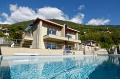 Apartment residence with Swimming Pool amazing lake view