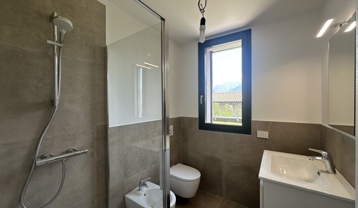 Lake Como Modern Apartment with Garden Gera Lario