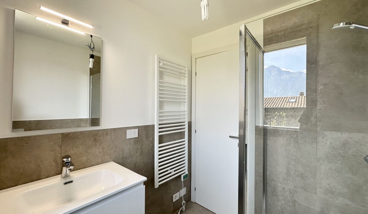 Lake Como Modern Apartment with Garden Gera Lario