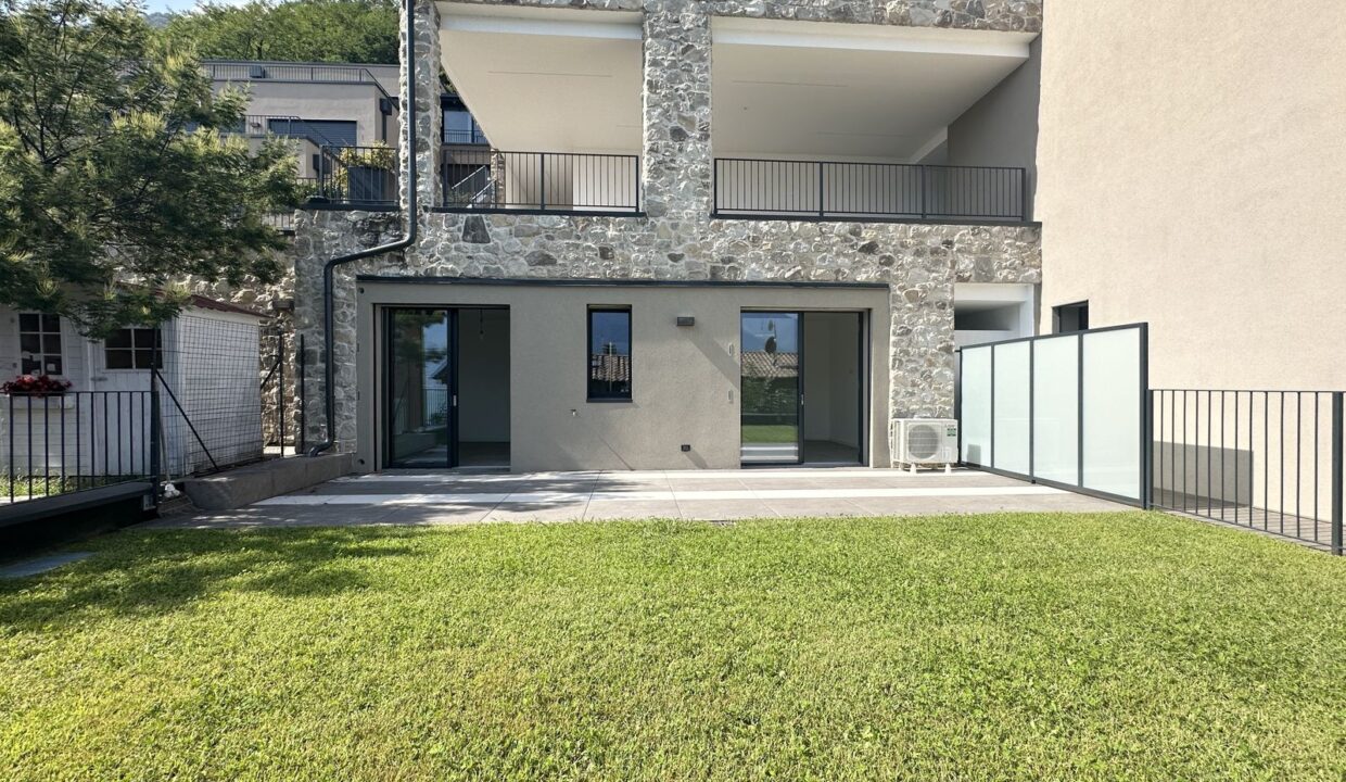 Lake Como Modern Apartment with Garden Gera Lario