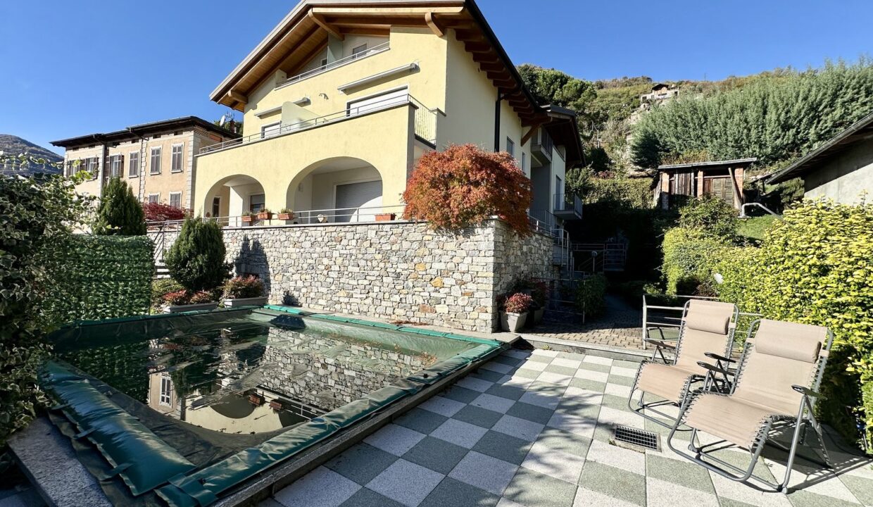Domaso Apartment with Terrace and Pool