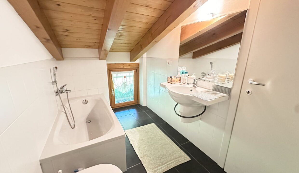 Domaso Apartment with Terrace and Pool