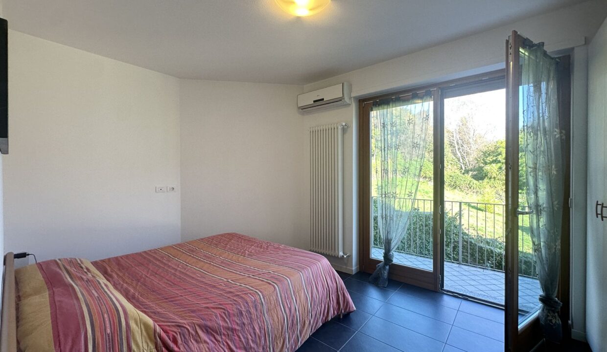 Domaso Apartment with Terrace and Pool
