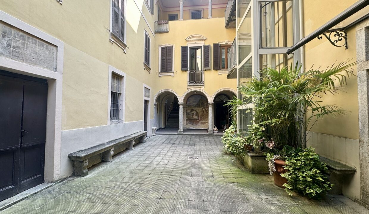 Lake Como Apartment with Terrace Dongo