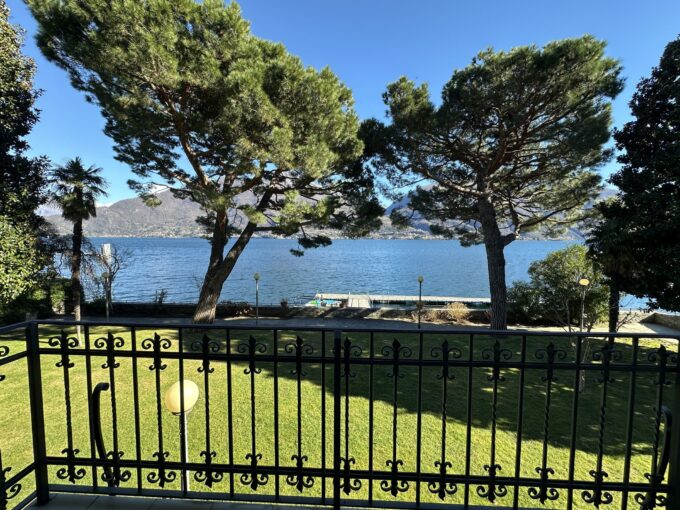 Apartment Front Lake Como with Balcony – Cremia