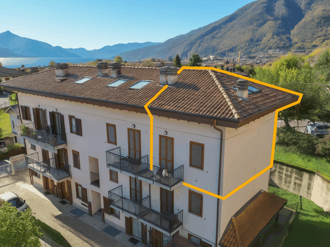 Gravedona ed Uniti Apartment with Balcony