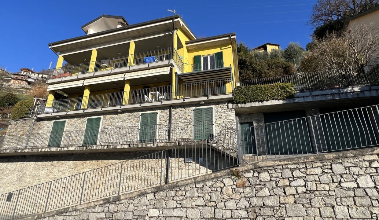 Gravedona ed Uniti Apartment with Lake Como View