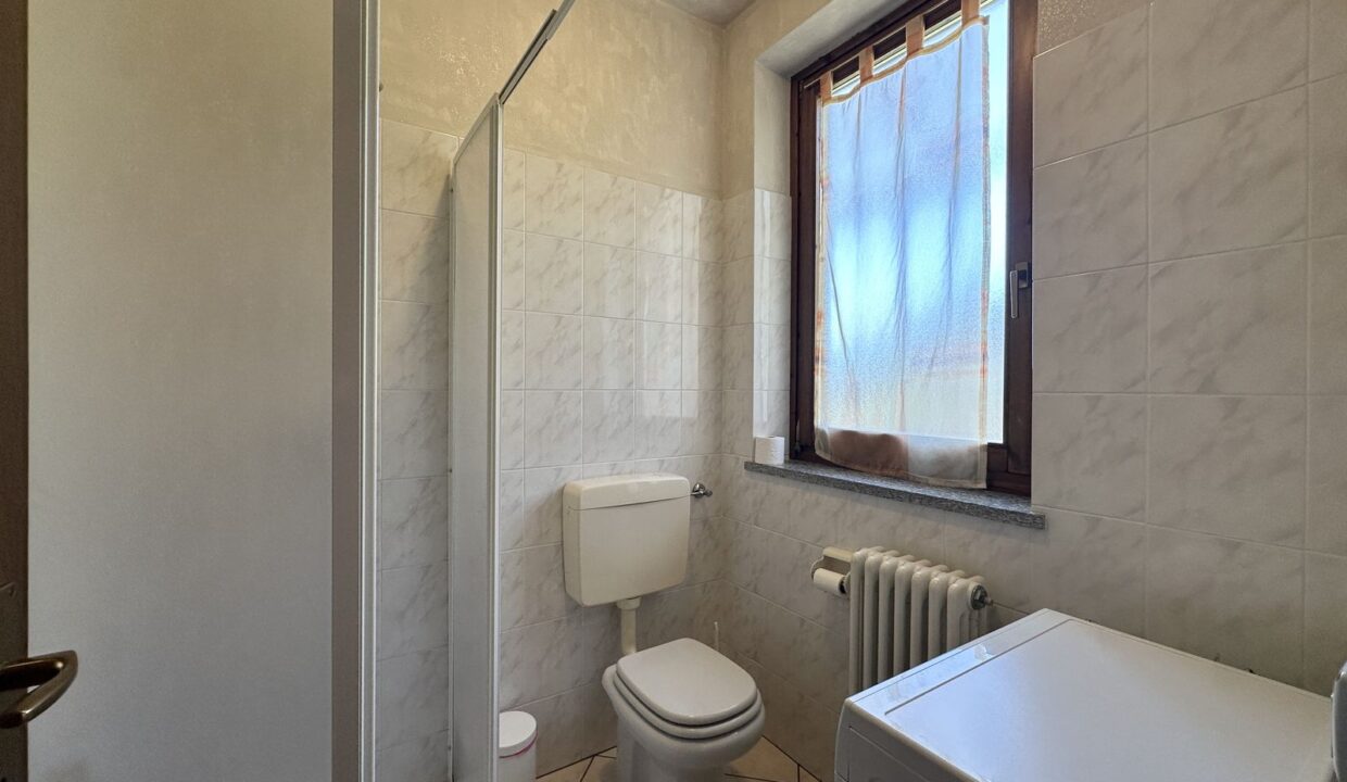 Gravedona ed Uniti Apartment with Balcony