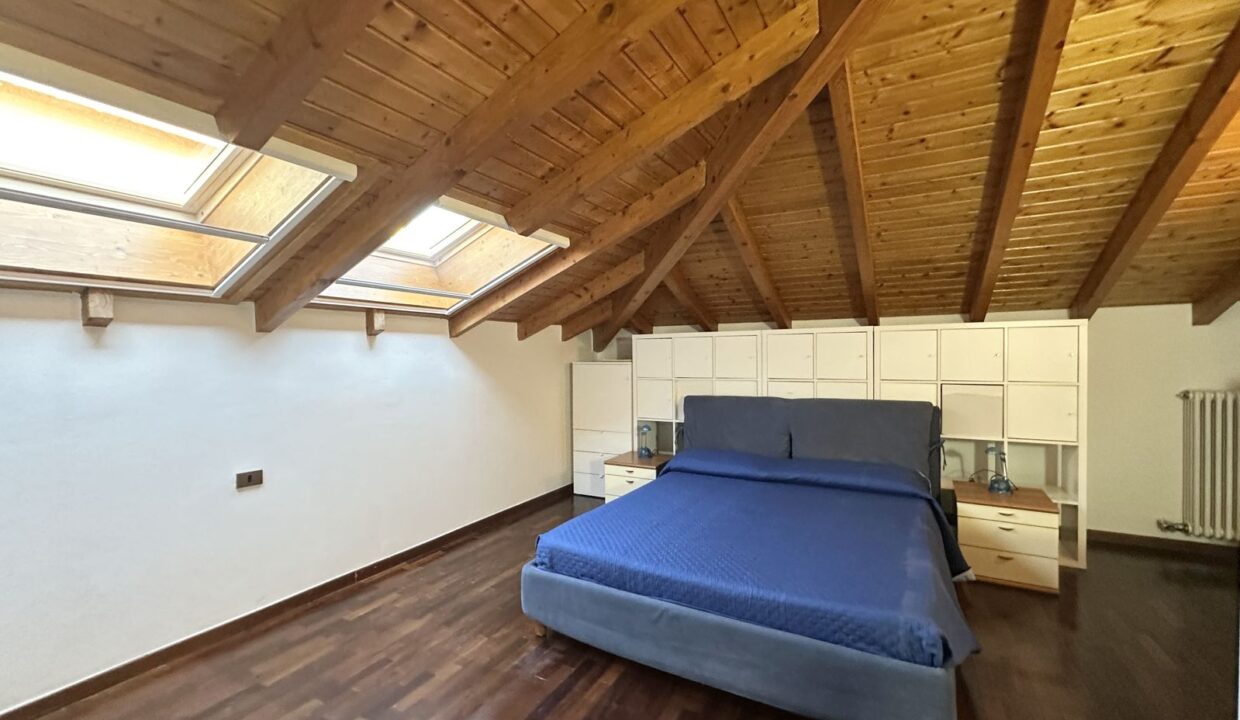 Gravedona ed Uniti Apartment with Balcony