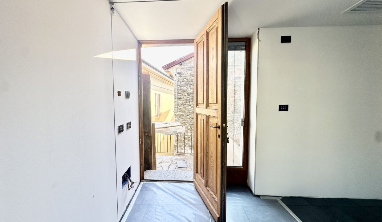 Renovated Apartment Gravedona ed Uniti with Lake View