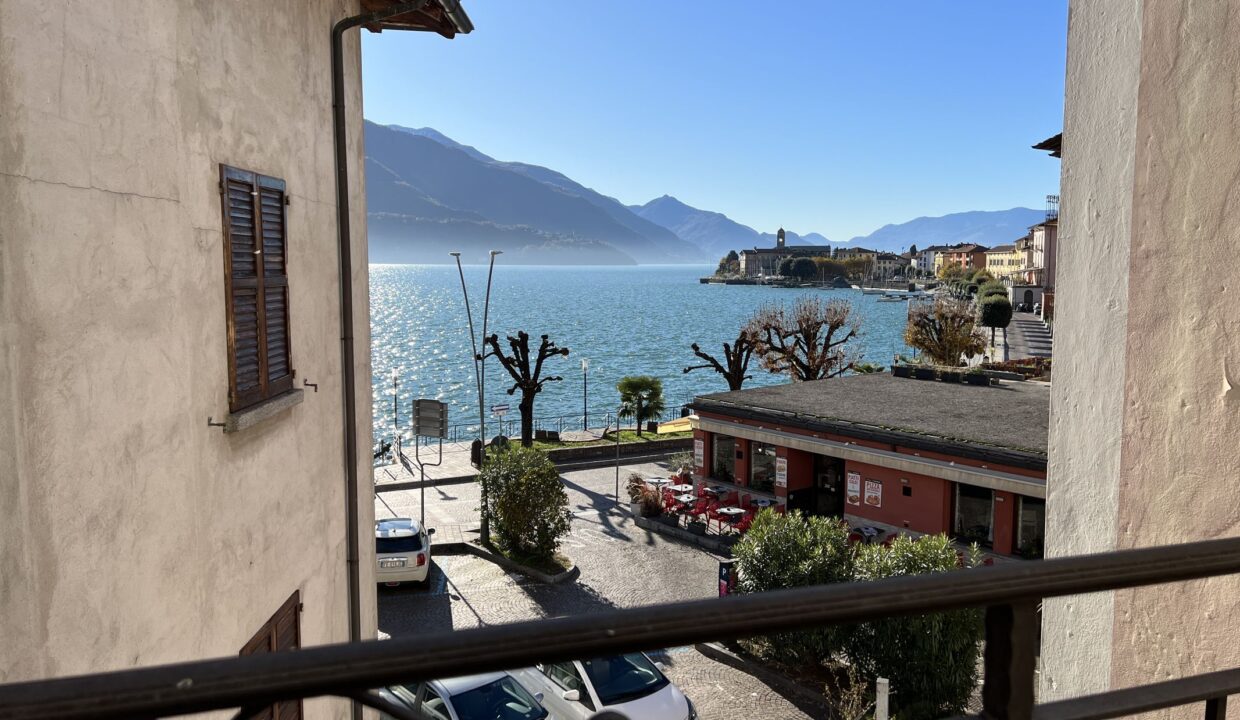 Lake Como Gravedona ed Uniti Apartment with Balcony