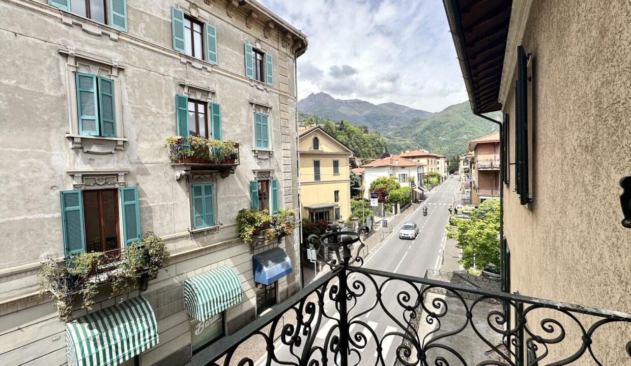 Lake Como Menaggio Center Apartment with Terrace