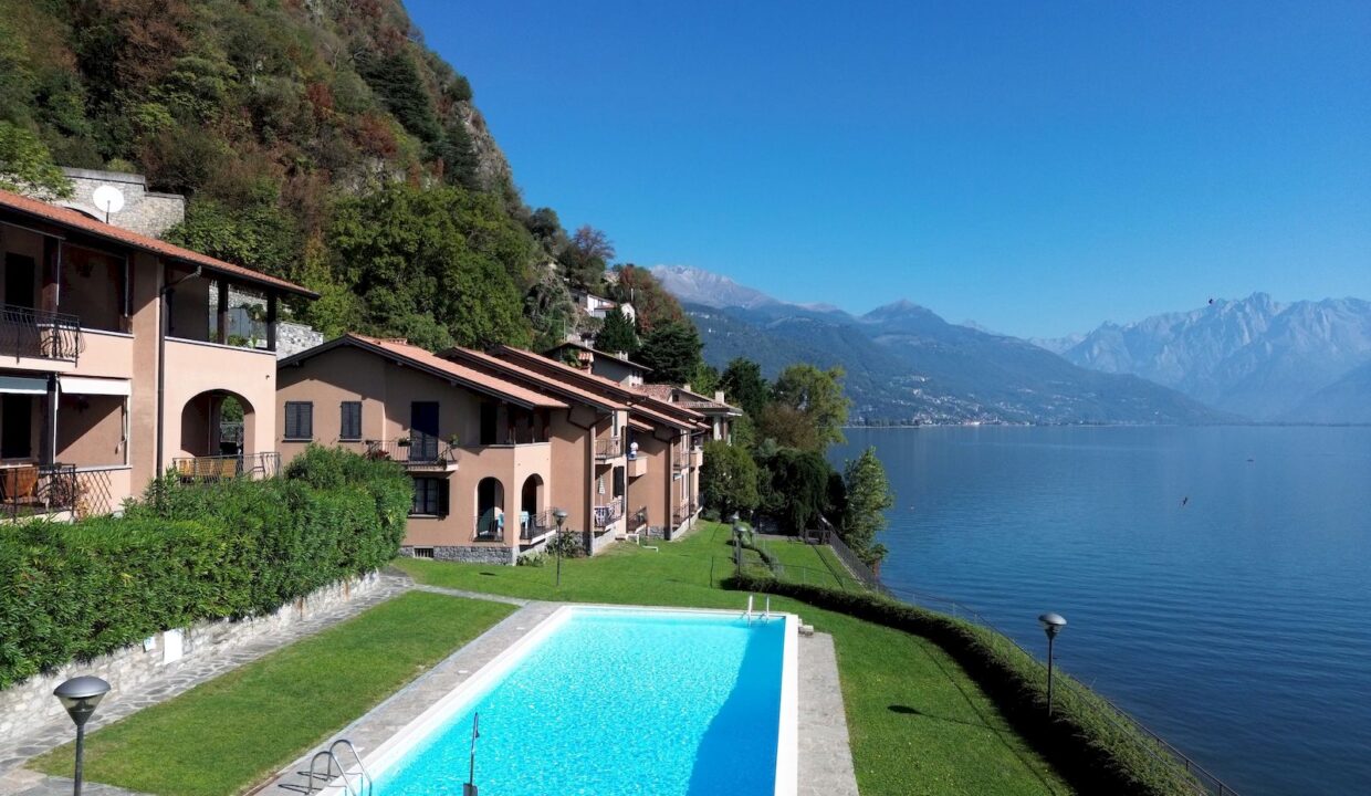 Apartment Front Lake with Terrace Musso