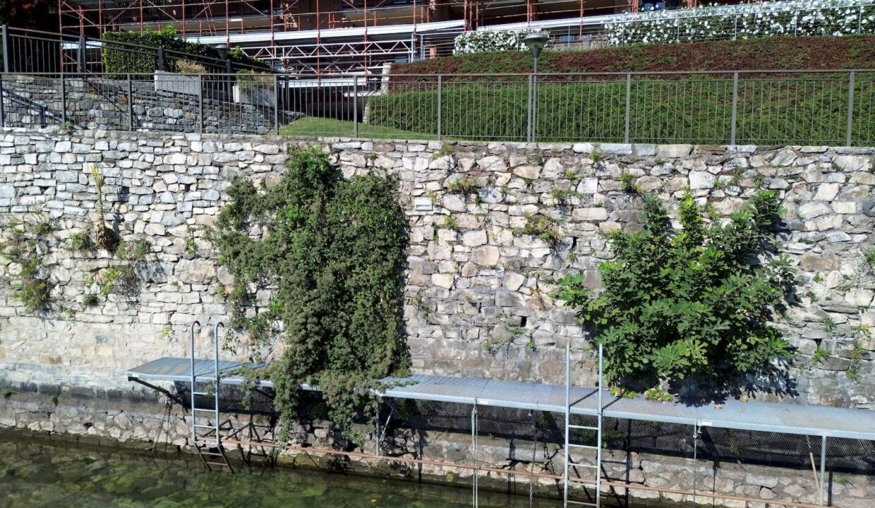 Apartment Front Lake with Terrace Musso