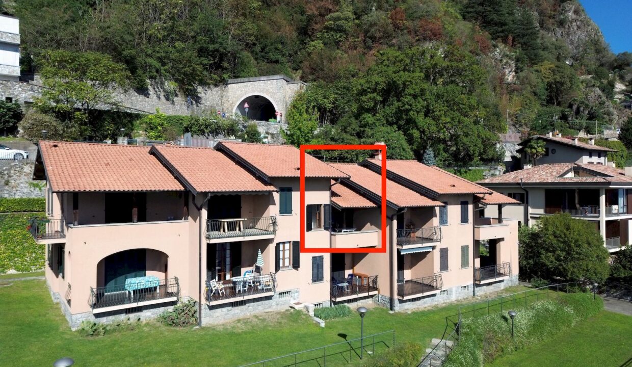 Apartment Front Lake with Terrace Musso