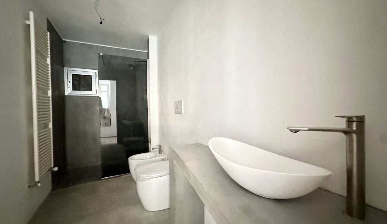 Apartment with Balcony and Lake View Musso