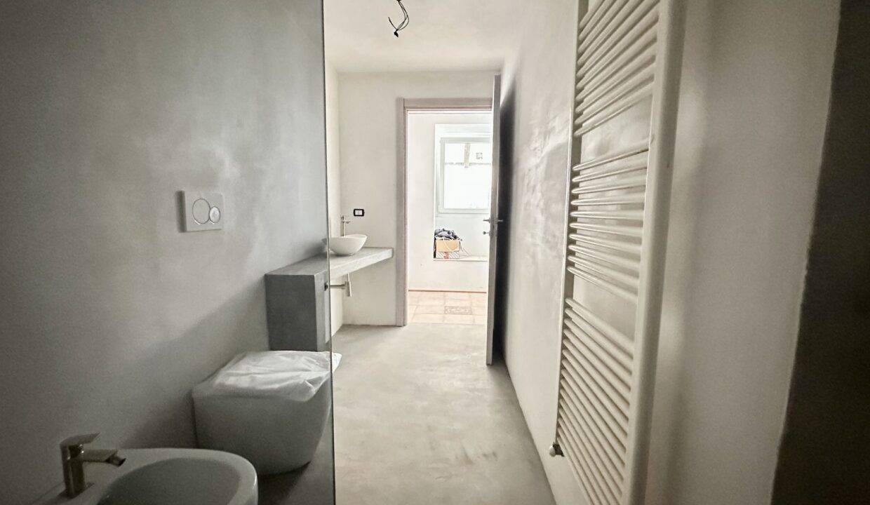 Apartment with Balcony and Lake View Musso