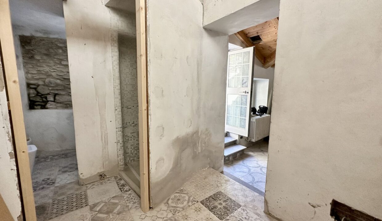 Apartment with Balcony and Lake View Musso