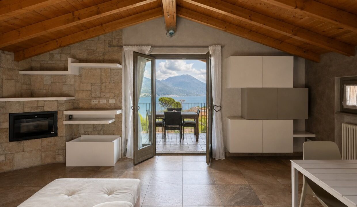 Apartment Musso with Terraces Garage and Lake View