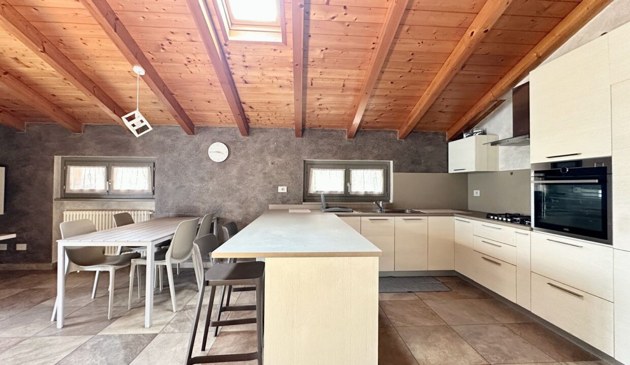 Apartment Musso with Terraces Garage and Lake View
