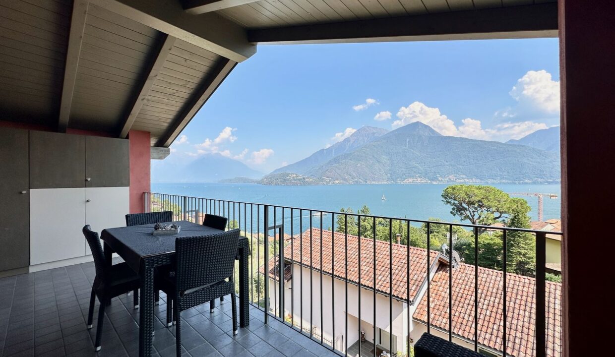 Apartment Musso with Terraces Garage and Lake View