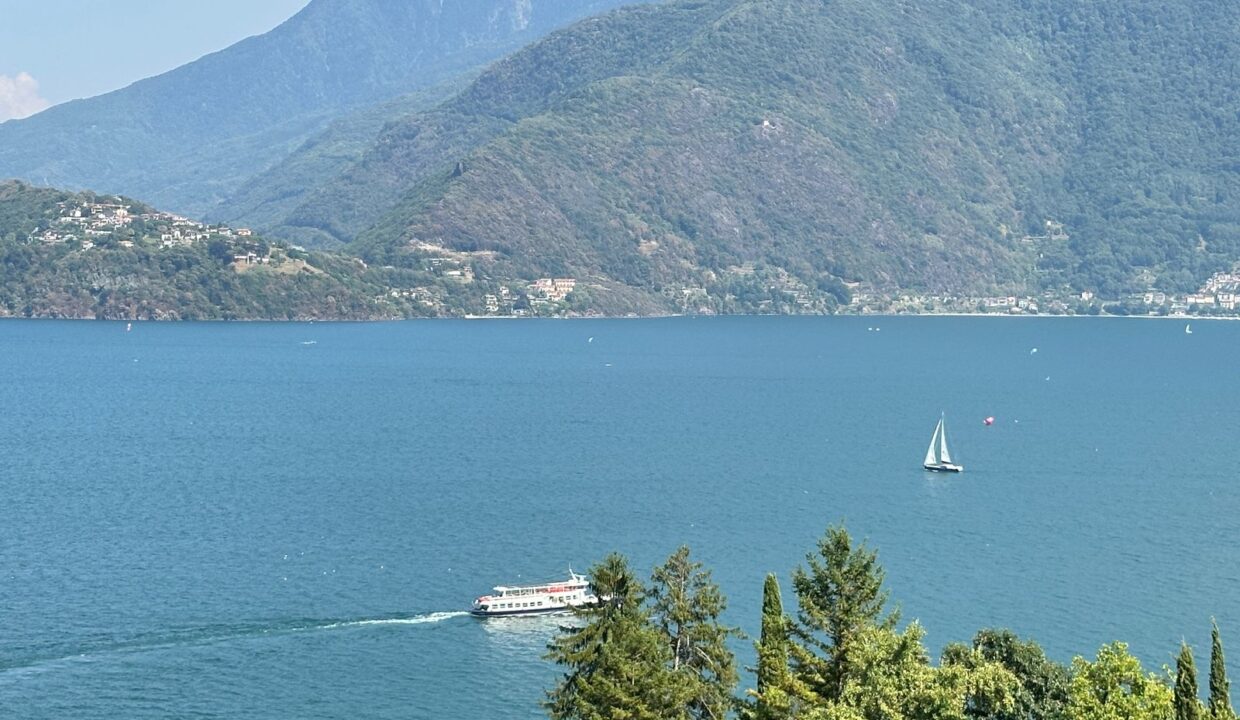 Apartment Musso with Terraces Garage and Lake View