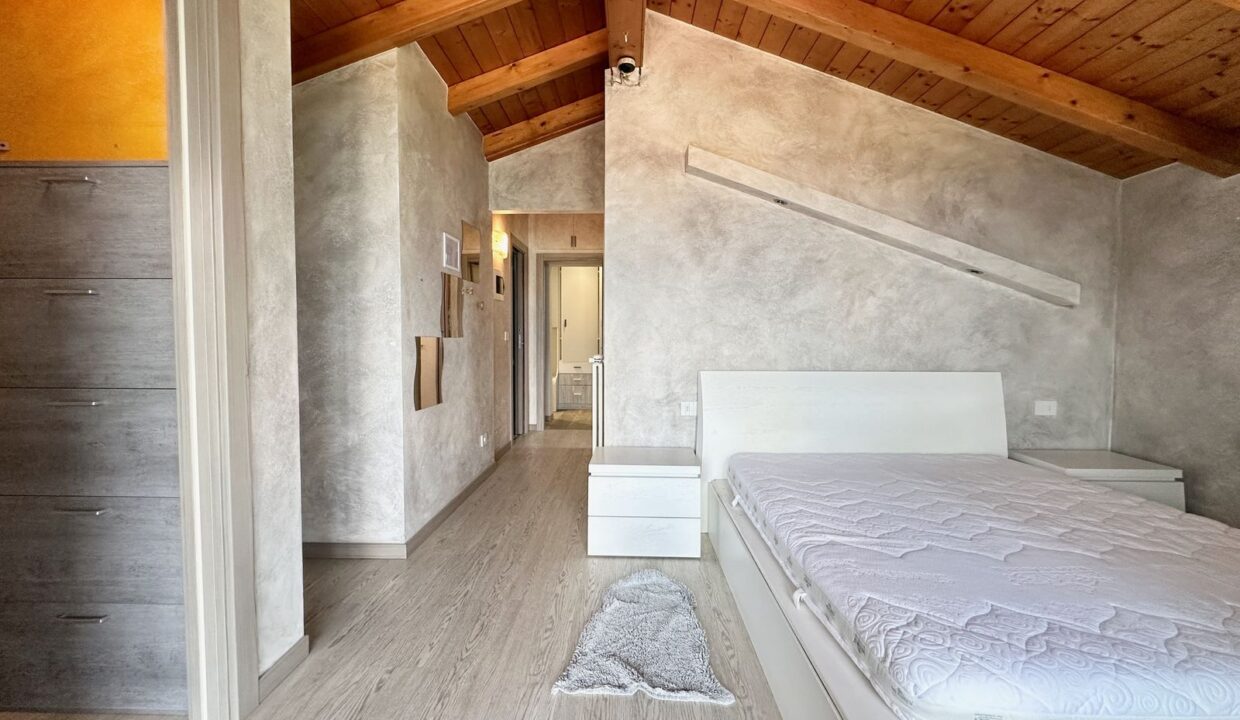 Apartment Musso with Terraces Garage and Lake View