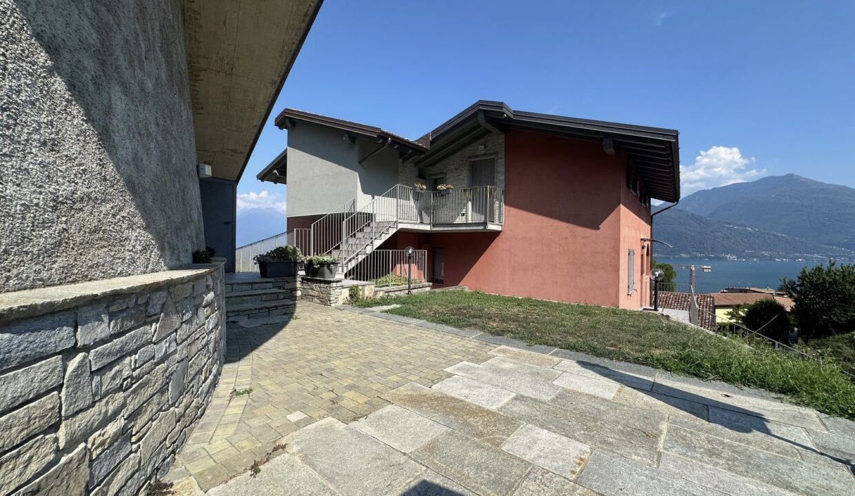 Apartment Musso with Terraces Garage and Lake View