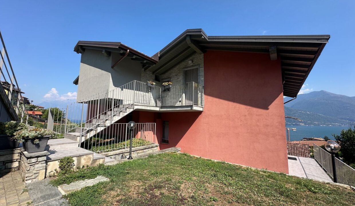 Apartment Musso with Terraces Garage and Lake View