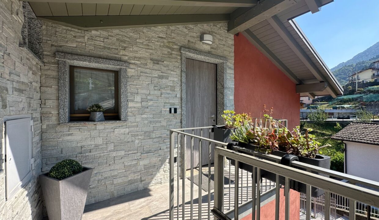 Apartment Musso with Terraces Garage and Lake View